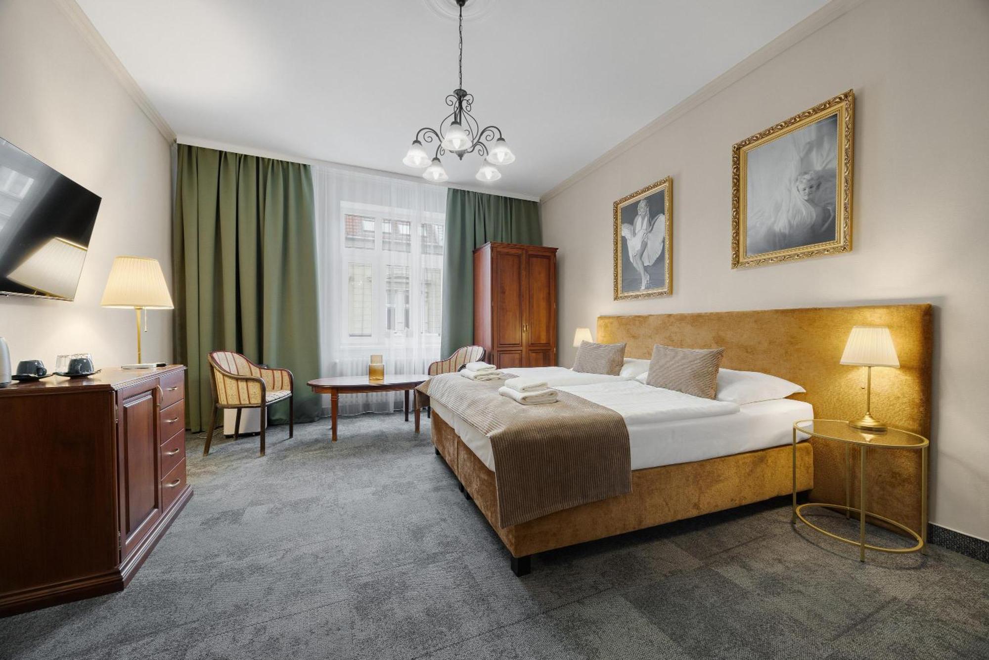 Hotel Reverie - Dependance, Check-In At Metropolitan Star Братислава Екстер'єр фото