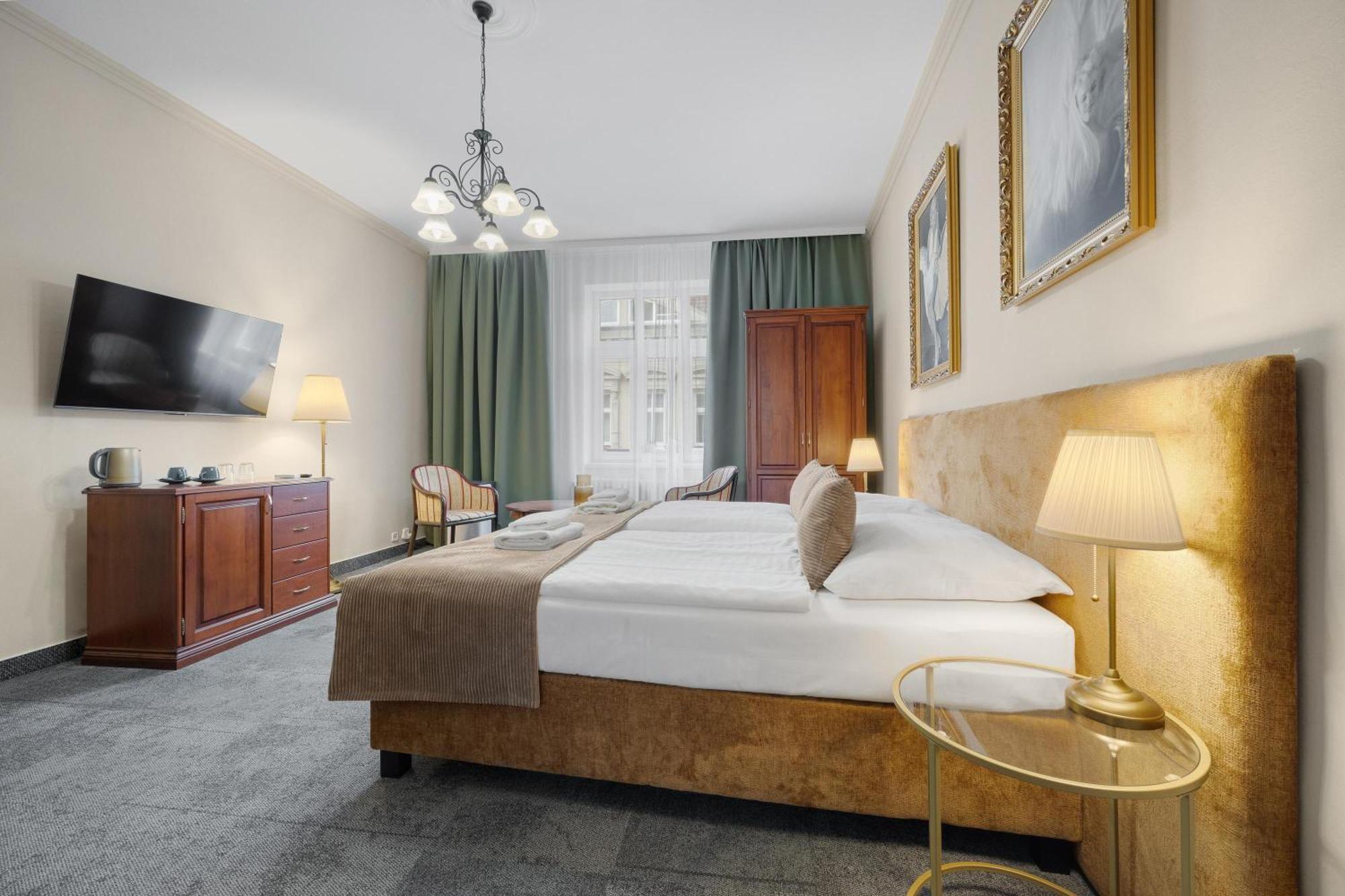 Hotel Reverie - Dependance, Check-In At Metropolitan Star Братислава Екстер'єр фото